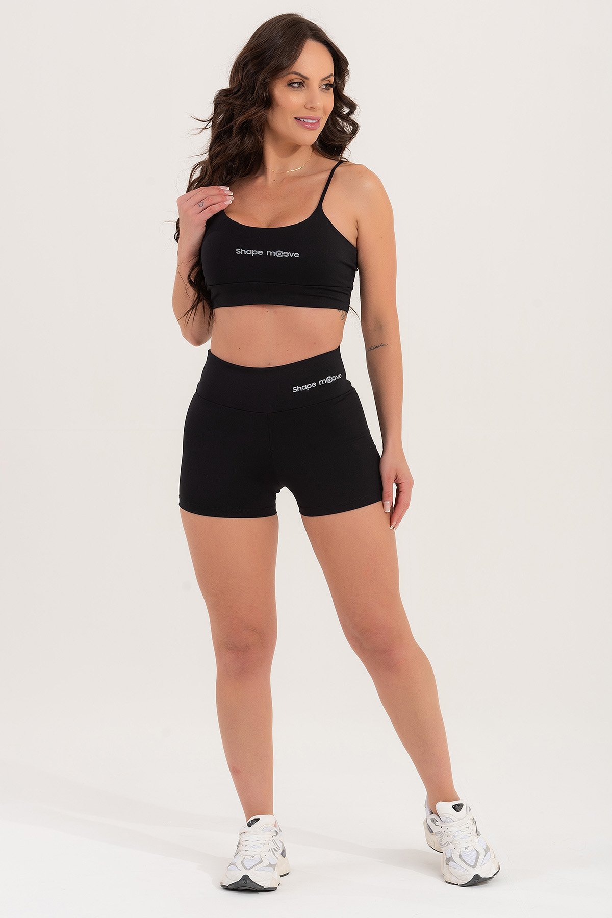 Conjunto Feminino Fitness Básico Shorts e Top Preto